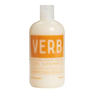 Verb shampooing boucles